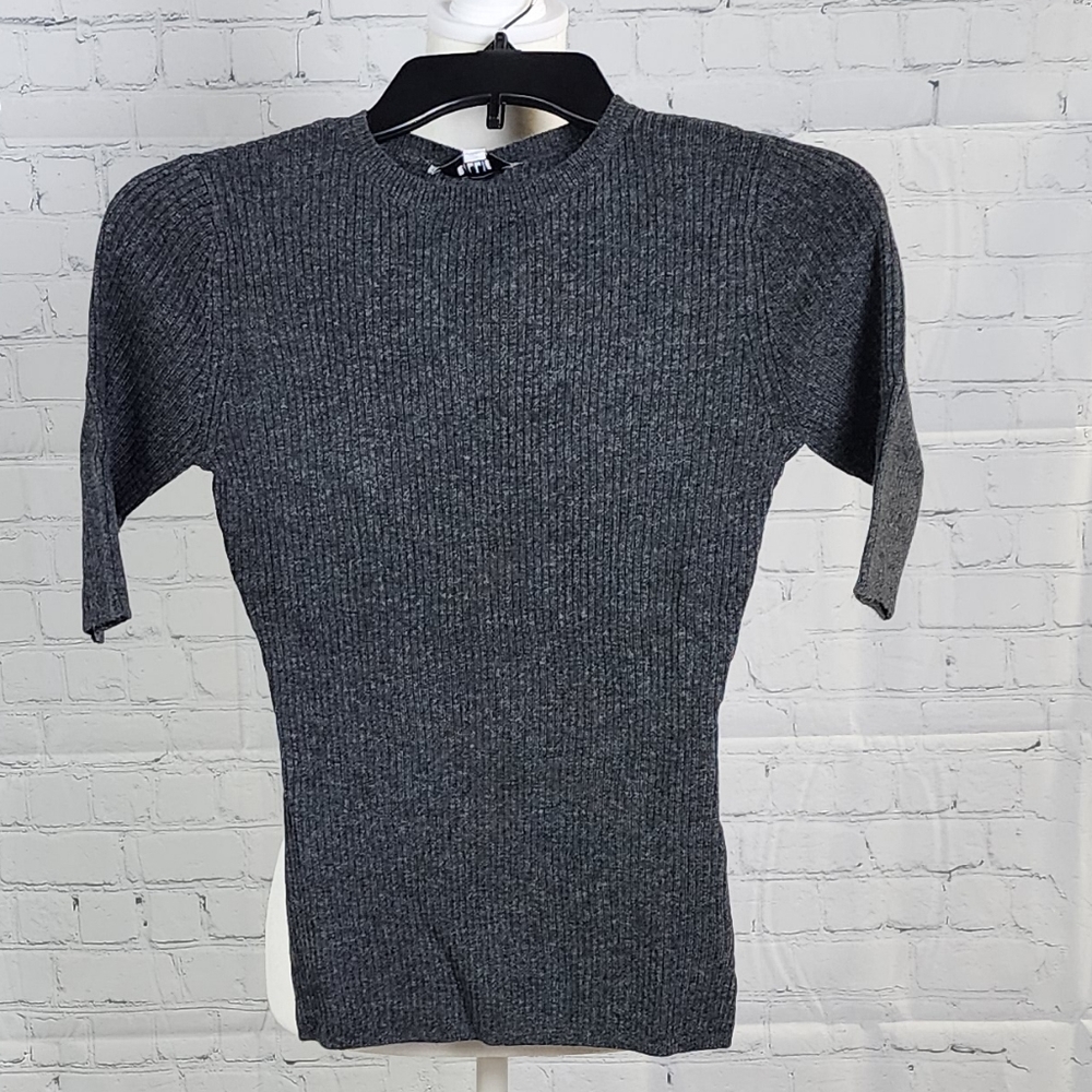 Billie the Label sweater size XS NWT